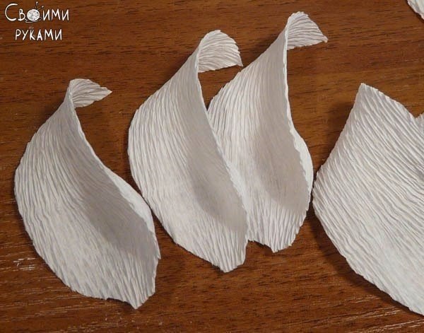Лилии из конфет - 5