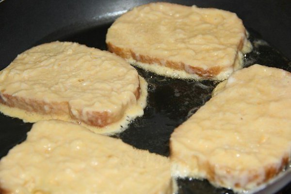 Рецепт сырных гренок от Вероники Крамарь. Сырные гренки очень вкусные и на их приготовление ... - 5