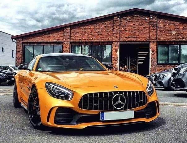 Mercedes-AMG GT R