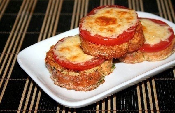 Гренки с помидорами и сыром к завтраку.Ингредиенты на 1 порцию:- 3 кусочка хлеба, лучше всего от ...