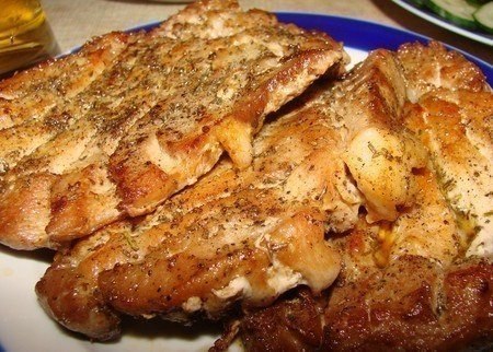 ОЧЕНЬ БЫСТРОЕ МЯСО.Ингредиенты:- свинина — сколько душенька пожелает;- соль;- чёрный перец;- ...