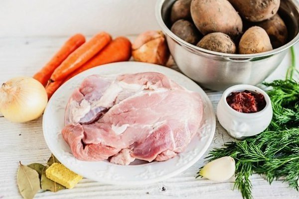ЖАРКОЕ.Ингредиенты1 кг картофель400 г свинина150 г лук150 г морковь1 зубчик чеснок3 ст.л. томатная ... - 2