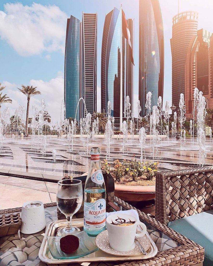 8   -,   Radisson Blu Hotel & Resort, Abu Dhabi Corniche 5*    38 000 ... - 2
