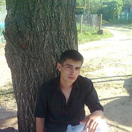 Aleksandr, 23, 