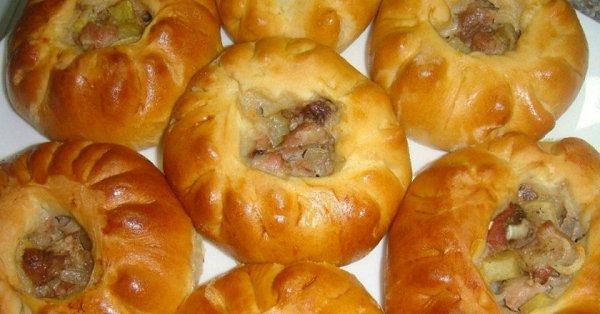 Открытые татарские пирожки- пальчики оближешь. Ингредиенты: - 100 г сливочного масла - 2 ст.. муки - ... - 2
