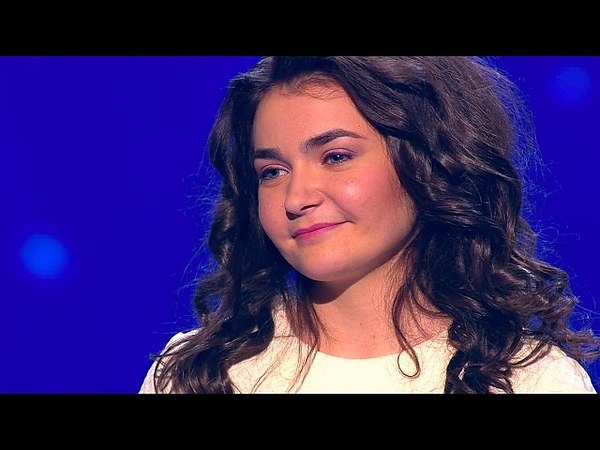 Sofia певица тинейджер. Еще и она запоет. Philippine певица. Песня где девочка вышла на сцену с цветами. Жюри детского голоса 2020.