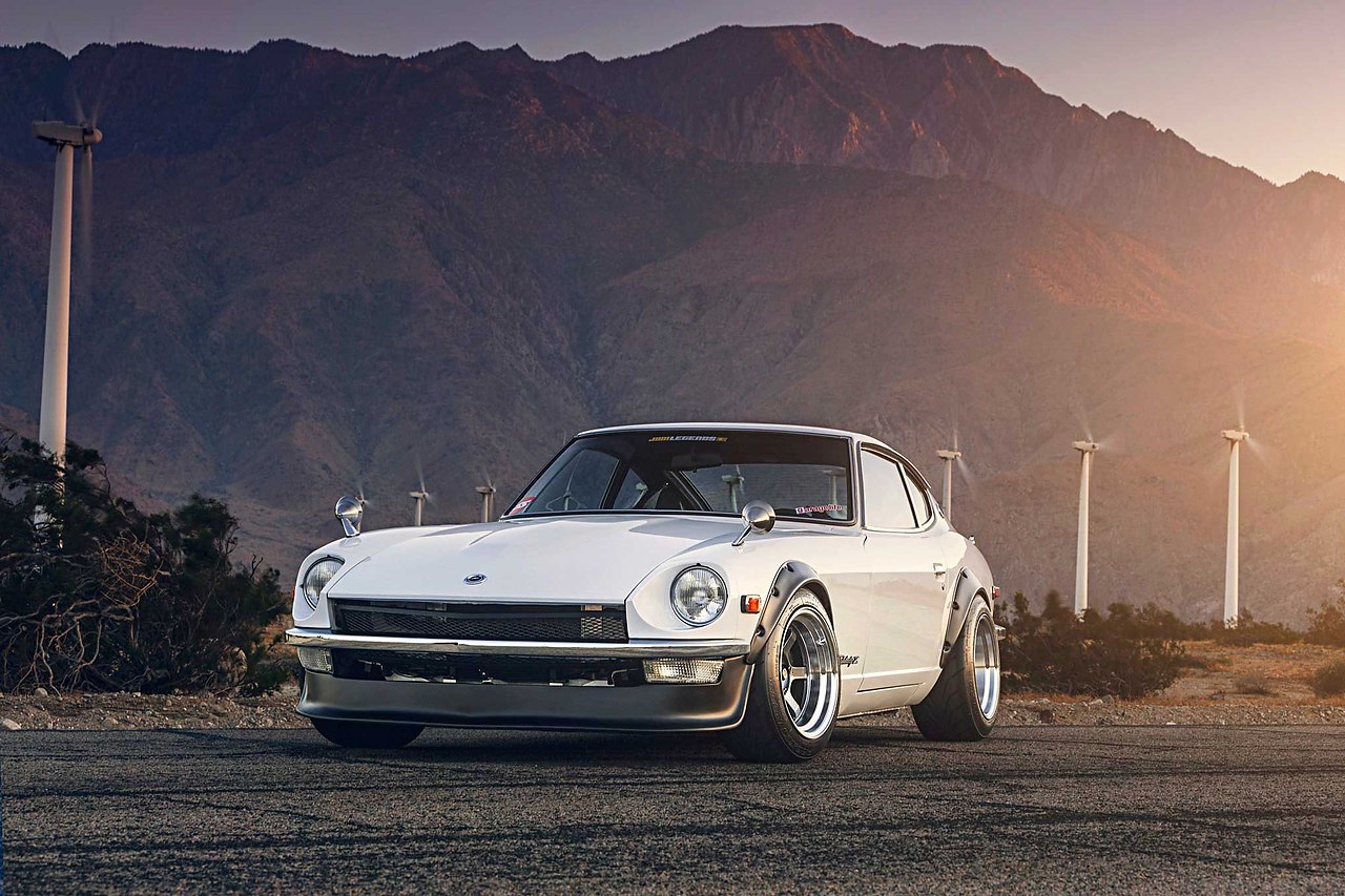 Nissan 240z спортивный