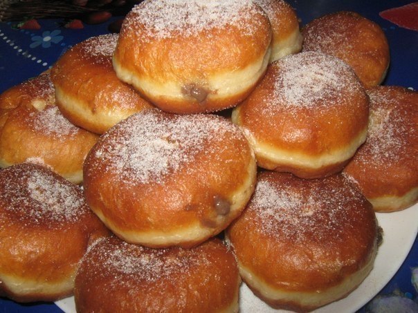 Берлинеры с шоколадным кремом.Мягкие, нежные булочки с шоколадным кремомИнгредиенты:тесто:-1 яйцо-2 ...