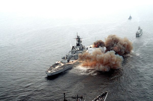  USS Iowa          BALTOPS'85.  . ... - 2