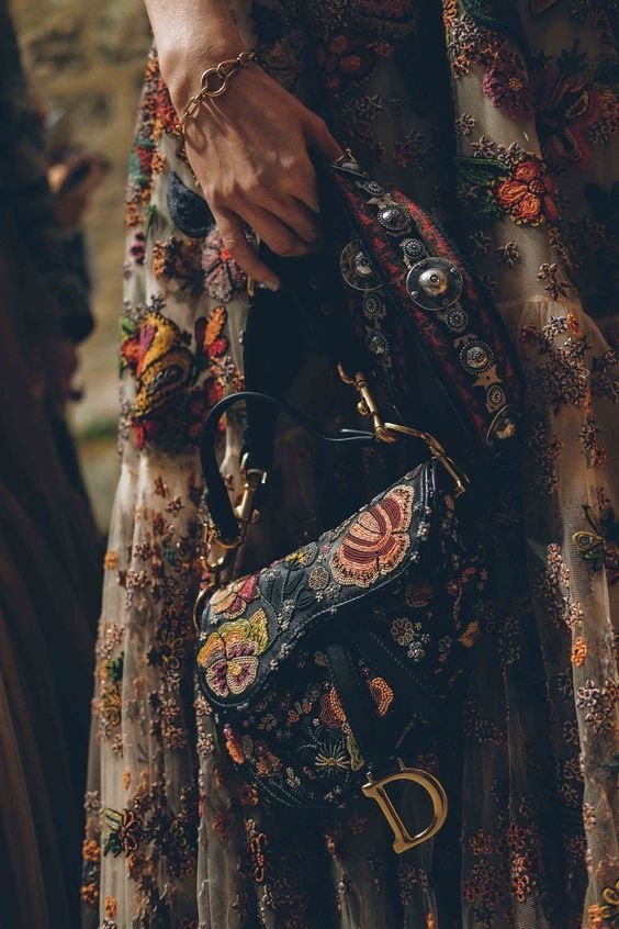 #@sewing_school.dior embroidery 2019