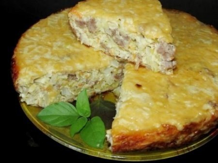 Запеканка из капусты с мясом.100 грамм - 157.97 ккал:Белки- 8.72 Жиры -10.50Углеводы - 6.77Капуста ...