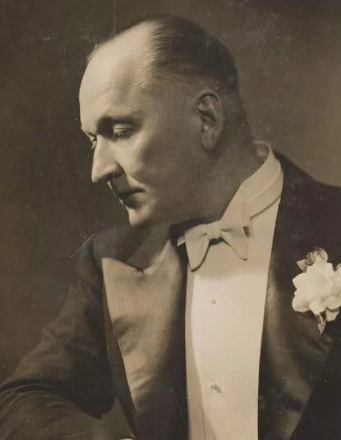 .  .   ,      ,  , , ...