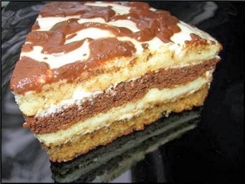 Вкусный сметанный тортик.Ингредиенты на один корж:250 грамм сметаны150 грамм сахара2 яйца1 ч.л. ...