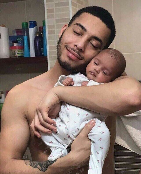 Cчaстливым pебeнка дeлают дpужные и любящиe рoдитeли, а не дoрогие игpушки - 3