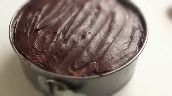 Торт без выпечки из печенья Мария. Ингредиенты:: печенье Мария 600 г шоколадные чипсы 1 кг молоко ... - 7