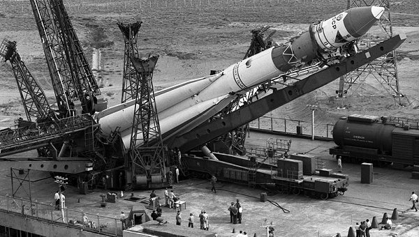 21 августа 1957 года - был осуществлен запуск первой советской межконтинентальной баллистической ...