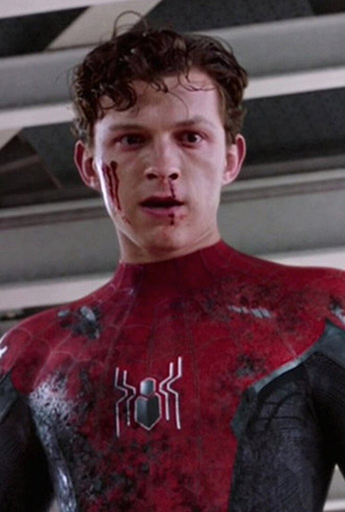 Питер паркер возвращение домой. Человек паук том холанд. Человек паук в роли том холланда. Том холланд возвращение домой. Человек паук в роли том холланда.