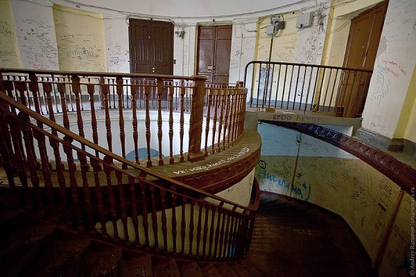 Ротонда на Гороховой Ротонда на Гороховой улице связана с городскими легендами и потому притягивает ... - 3