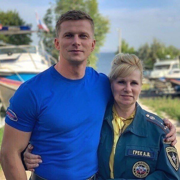 Роман Курцын - красивый и фактурный молодой российский актер поделился фото с мамой.Как можно быть ...