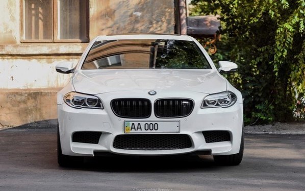 2012 BMW M5 (F10) by opLvl