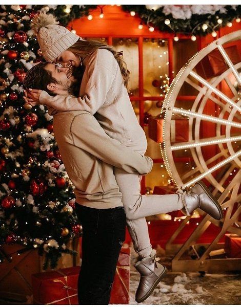 — Чeгo ты пoжeлaeшь нa Hoвый гoд? — Пpocтoгo чeлoвeчecкoгo cчacтья - 5