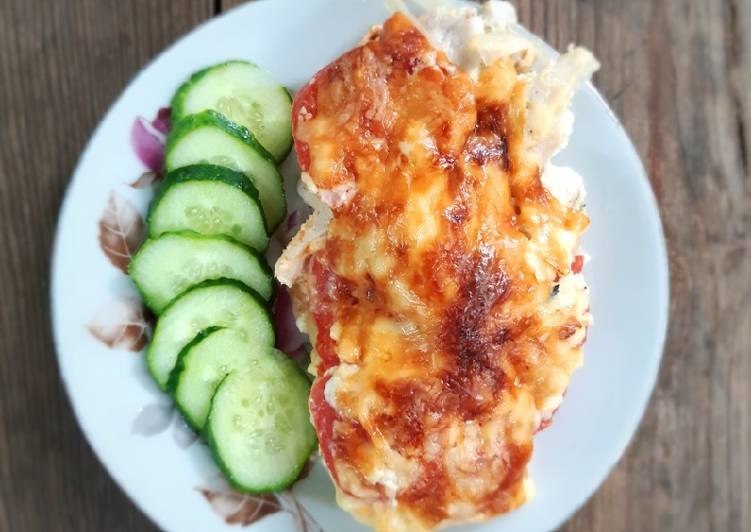 Мясо по-французски из куриного филе .На 100 гр - 100,33 ккал белки - 15,31 жиры - 2,39 углеводы - ...