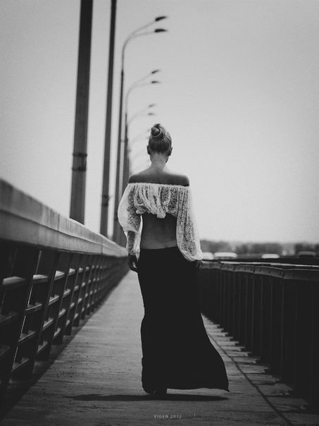Не ищи меня больше , не стоит . То что было , давно прошло . Я из тех , кто мостов не строит , Как ...