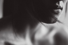 Тише, тише, не судите, это грех. Вы порадуйтесь душою за успех, Вы поплачьте над чужою над бедой, ...