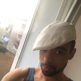 René, , 42 