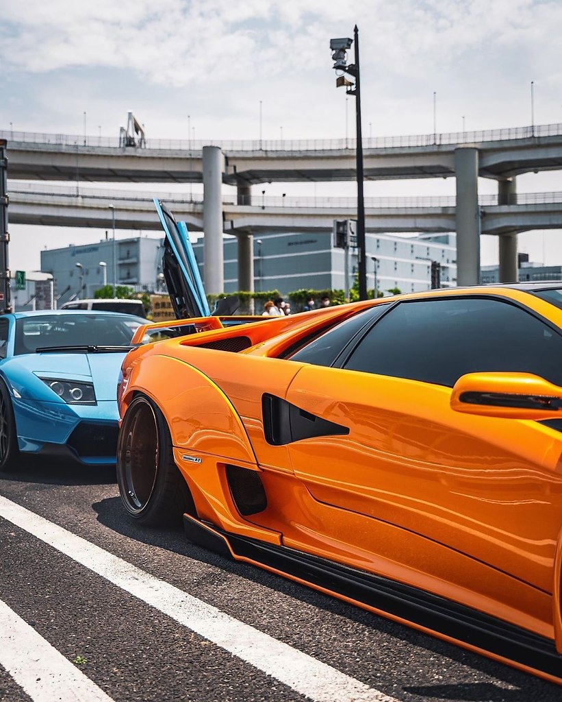 #Lamborghini@autocult - 2