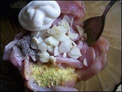 Картофельная запеканка с курицей и сыром (по-французски).Ингредиенты:Картошка – 600г.Лук – ... - 2