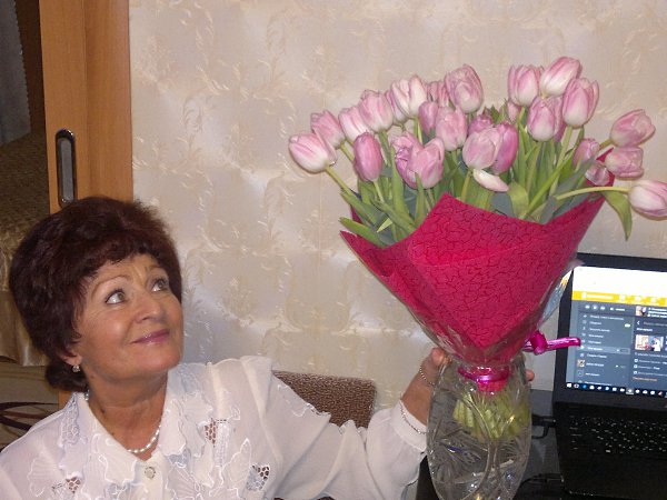 Мы всё спешим, не успеваем, -.Не долюбив стараемся забыть,И всё на завтра оставляем,А завтра может и ...