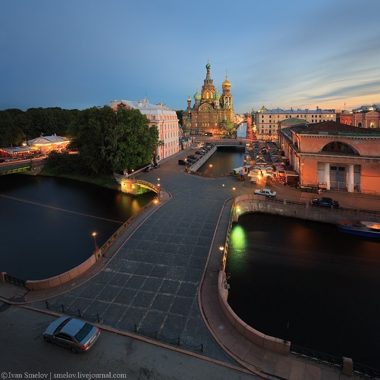 Возле Спаса-на-Крови