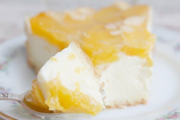 Нежный сметанник с персиками. Я очень люблю выпечку немецкой кухни и всегда стараюсь попробовать ...