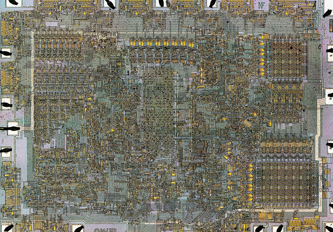 Intel 8008  .  8- CPU Intel   1  1972 .