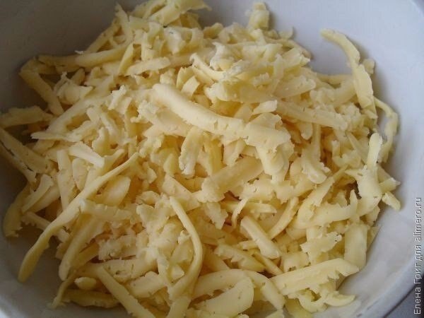 Запеканка картофельная с грибами.Ингредиенты:Картофель – 600 гГрибы – 400 гЛуковицаЧеснок – 3 ... - 3