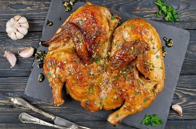 Очень вкусная курочка.на 100грамм - 86.59 ккалБ/Ж/У - 15.15/1.23/3.79Ингредиенты:- куриная грудка 2 ...