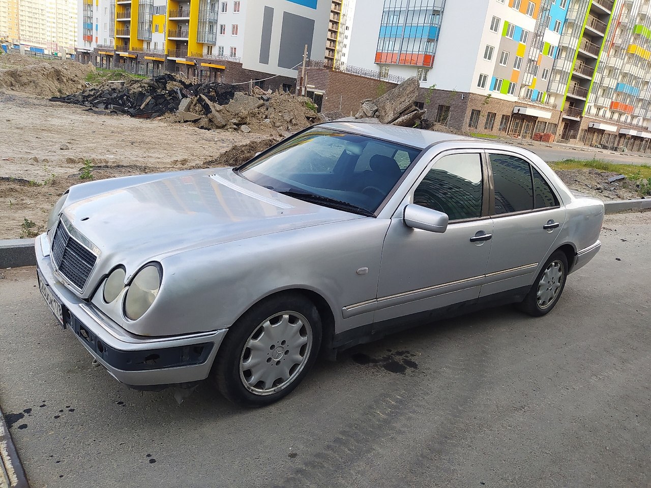  Mercedes e280 1996 w210. 300. 65 000 .- ,  ...