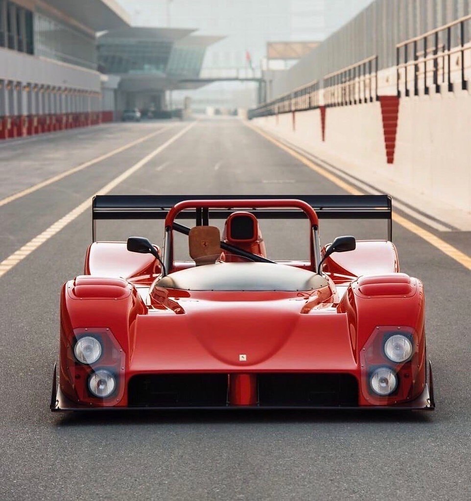 Ferrari 333 SP начала свою карьеру в 1993 году. Машина создавалась итальянской компанией Dallara для ...