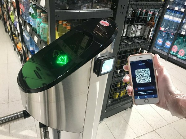 «Азбука вкуса» в партнёрстве со «Сбербанком» и Visa тестирует в Москве магазин без касс и продавцов ...