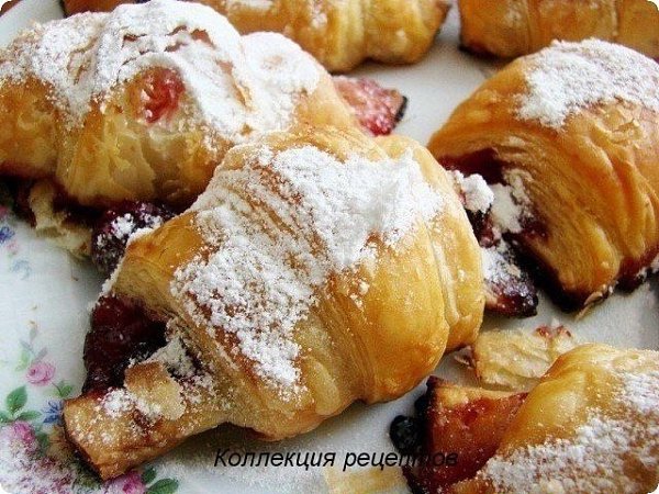 КРУАССАНЫ: ТОП-5 ДОМАШНИХ РЕЦЕПТОВ.1) Круассаны из слоеного теста с шоколадомИНГРЕДИЕНТЫ: слоеное ...