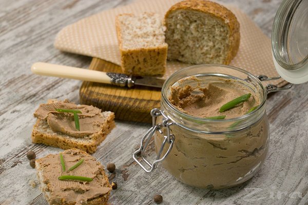 Паштет из куриной печени.Ингредиенты:Печень куриная- 400 гМорковь- 60 гЛук репчатый- 60 гУкроп- 1 ...