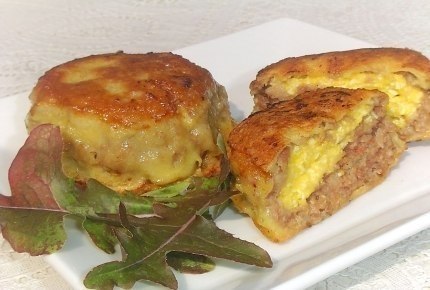 Зразы с сырной начинкой. Очень вкусно, необычно, такие зразы придутся по вкусу и детям, и взрослым! ...