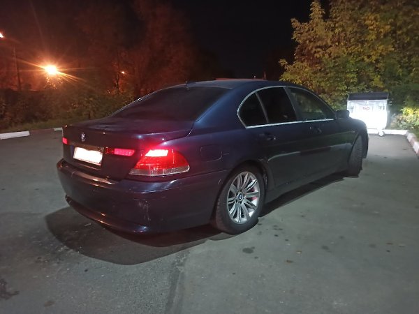 BMW 735i, 2002гв. Пробег на табло 334.000км. Мотор шепчет, тянет как зверь, АКПП переключает ... - 4