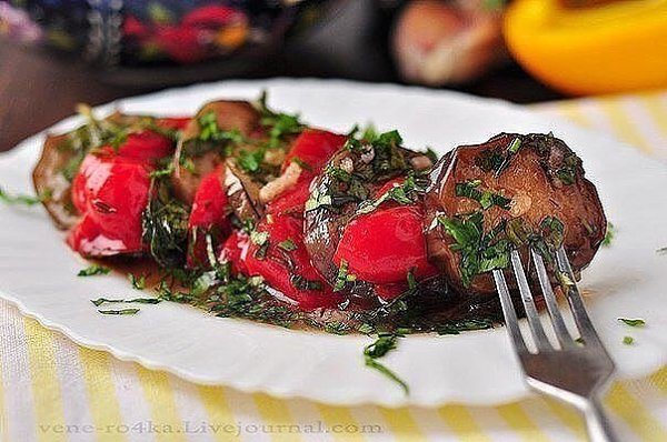 Закуска из маринованных баклажанов и перцев-гриль. Чумовая закуска! Любители баклажан и остренького ... - 2