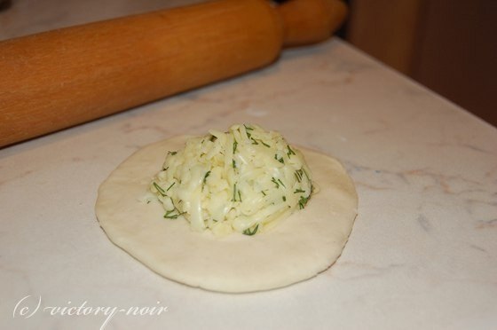 Невероятно вкусная вещь хичины с сыром и зеленью, и еще с картошкой и зеленью.Лепёшки с картошкой ... - 3