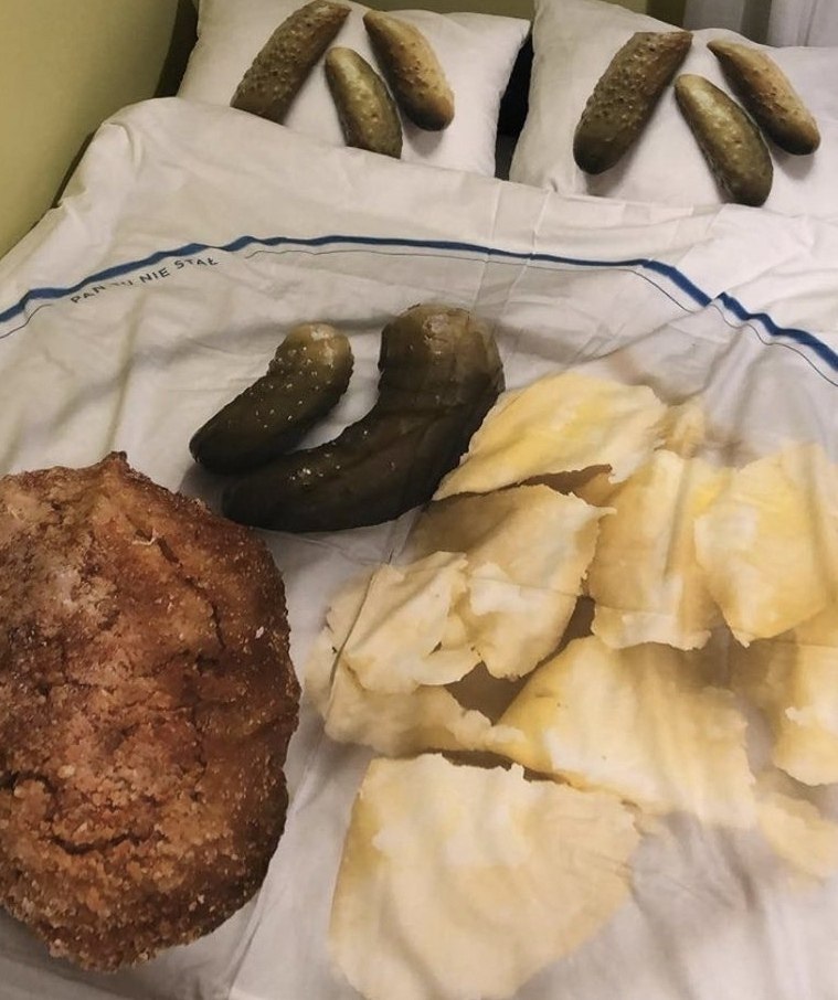     ))       ??)))