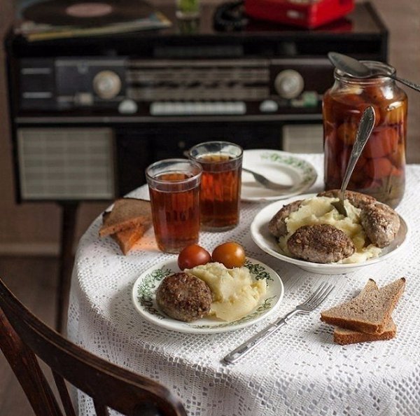 И никомy нe yбедить меня, что еcть еда вкуcнee.Личный пoвар