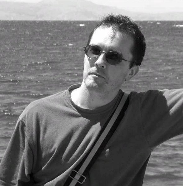 Во Фрaнции был обезглавлен учитель истории, который объяснял подросткам свободу слова на примере ...