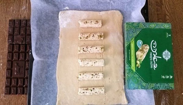 Булочка-косичка с шоколадом. - 3